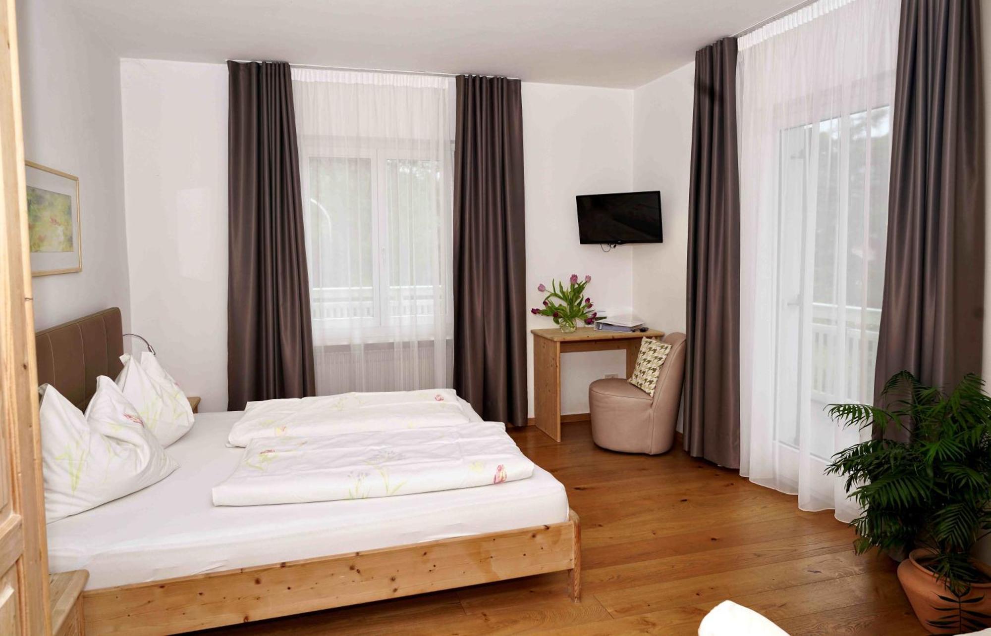 Burgunderhof Villa Montagna Luaran gambar